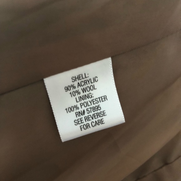 Beautiful Three Button Blazer Jacket - Picture 8 of 8